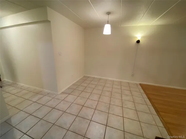 a view of an entryway with seating area