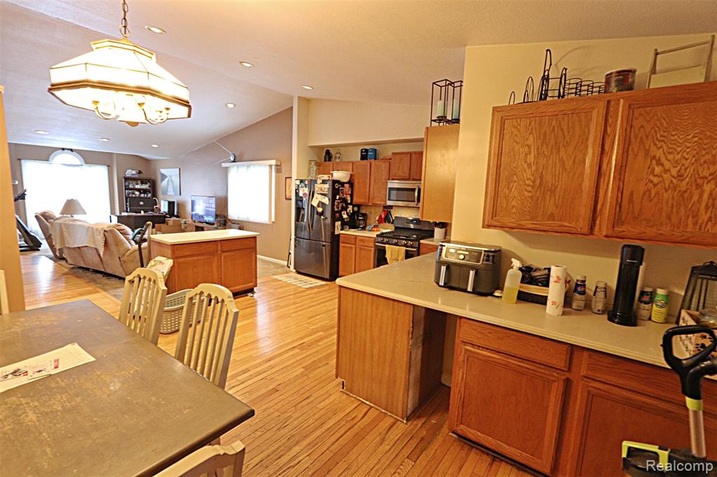 31657 Sibley Road Romulus, MI 48174 - Photo 19 of 33