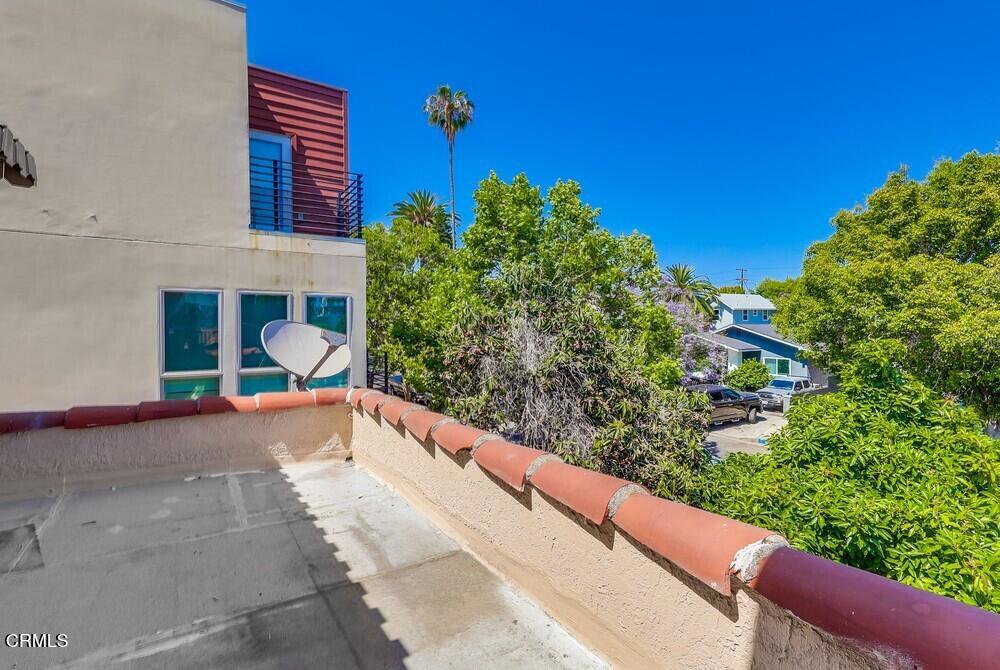 833-835 North Ridgewood Place Los Angeles, CA 90038 - Photo 22 of 28 a view of a outdoor space and a street view