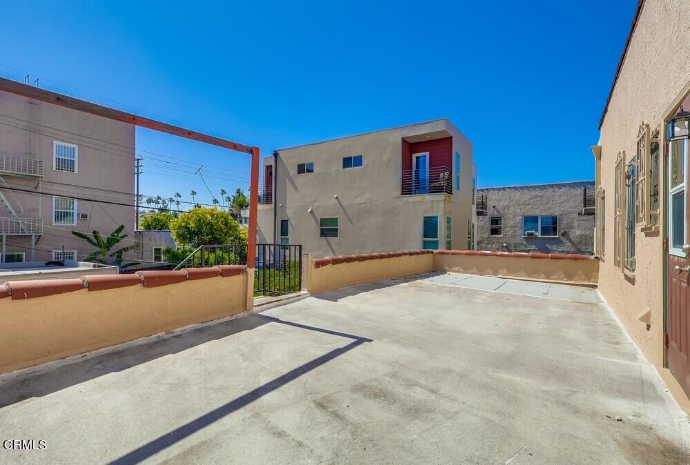 833-835 North Ridgewood Place Los Angeles, CA 90038 - Photo 24 of 28