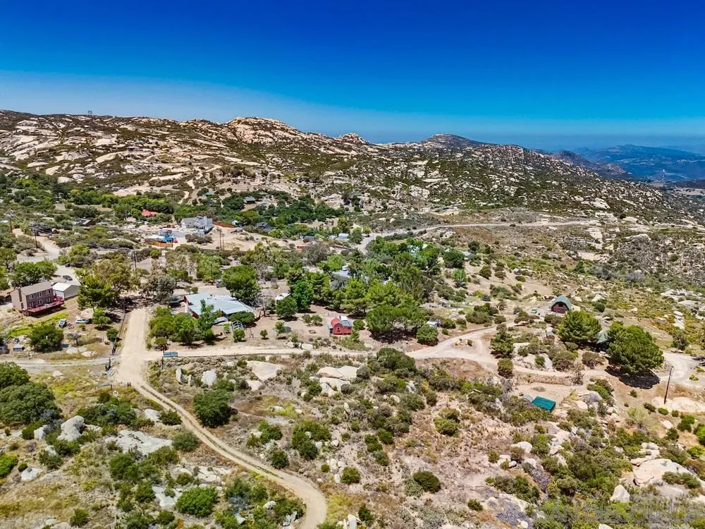 21038 Fog Ridge Alpine, CA 91901 - Photo 10 of 21