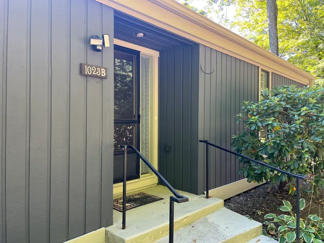 $2,500 | 1023 Heritage Village, Unit B, Southbury, CT 06488