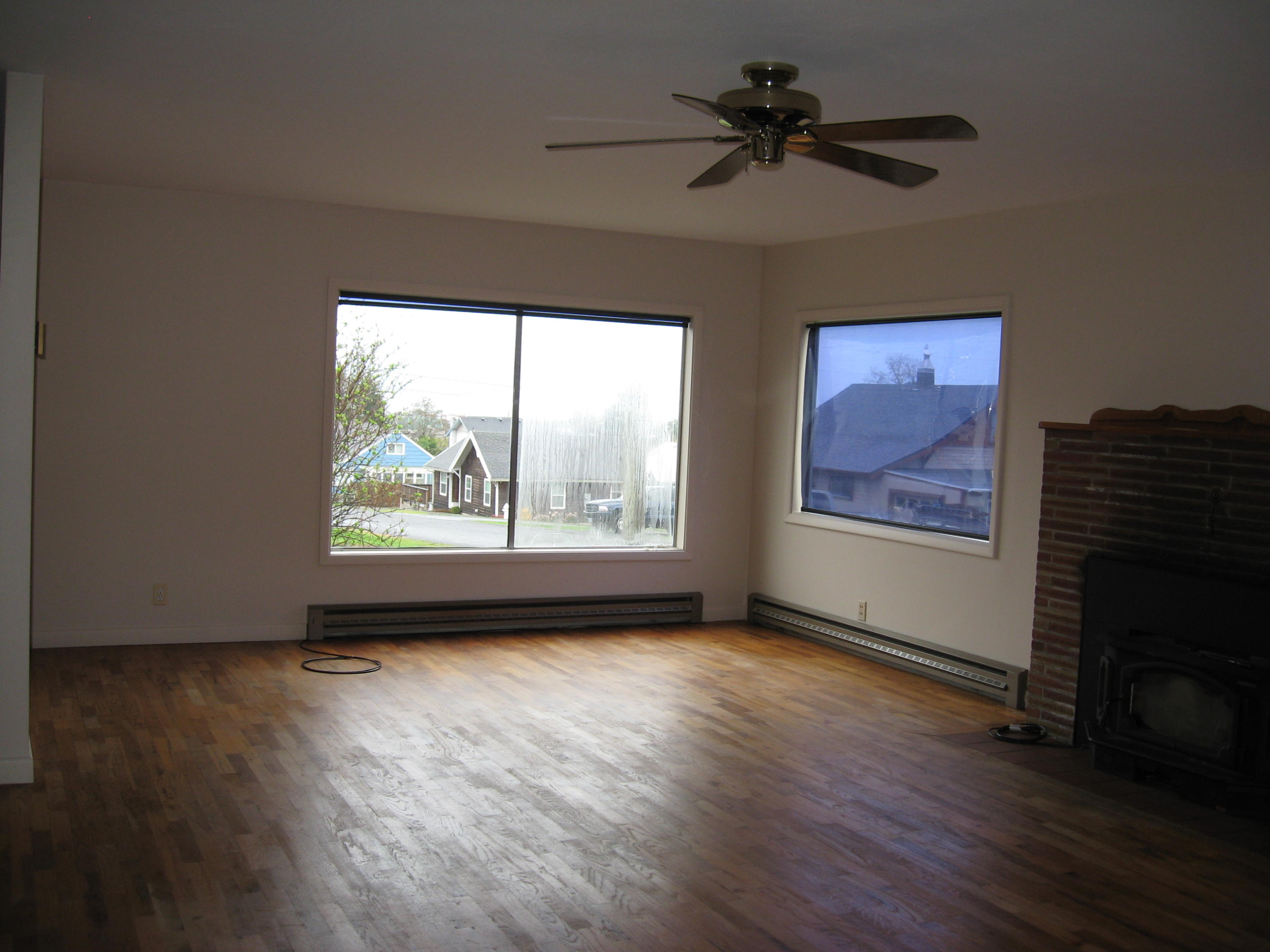 506 3rd Street Garibaldi, OR 97118 - Photo 8 of 30 Living Area