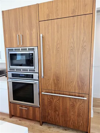 a view of a yard in front of the house