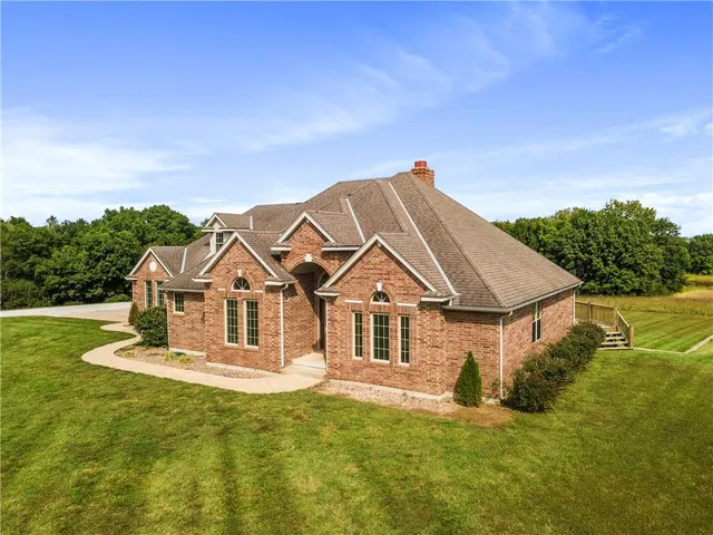 $850,000 | 9791 Leathers Road, Richmond, MO 64085