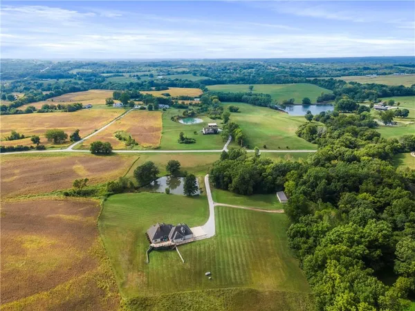 $850,000 | 9791 Leathers Road, Richmond, MO 64085