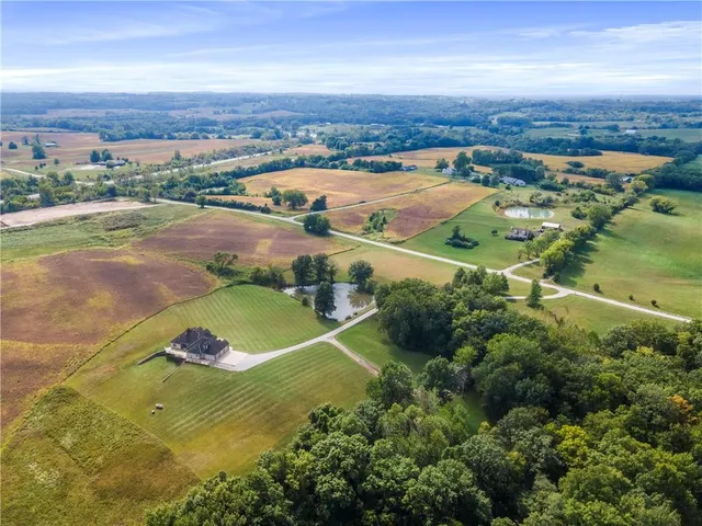 $850,000 | 9791 Leathers Road, Richmond, MO 64085