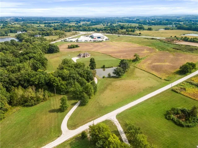$850,000 | 9791 Leathers Road, Richmond, MO 64085