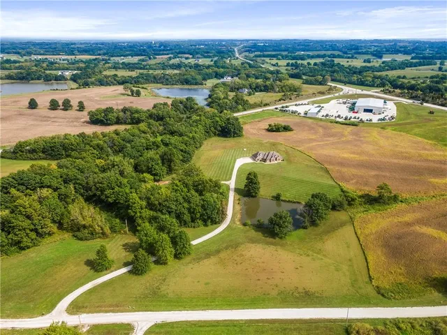 $850,000 | 9791 Leathers Road, Richmond, MO 64085