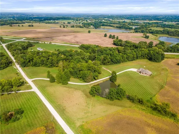 $850,000 | 9791 Leathers Road, Richmond, MO 64085