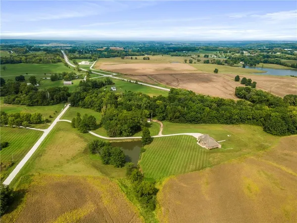 $850,000 | 9791 Leathers Road, Richmond, MO 64085