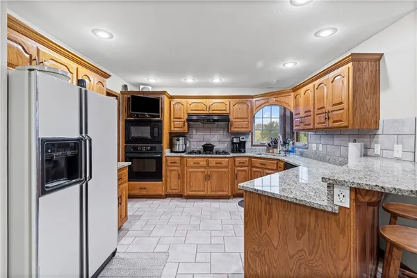 $850,000 | 9791 Leathers Road, Richmond, MO 64085