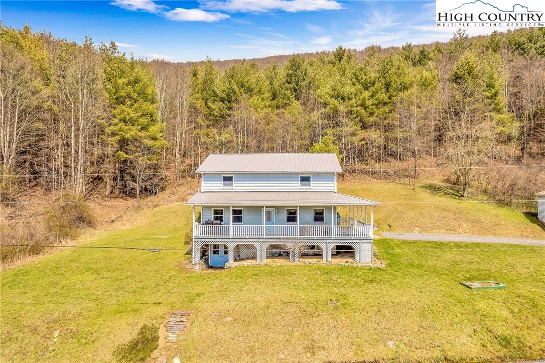 1424 Fairview Church Road Lansing, NC 28643 - Photo 3 of 26