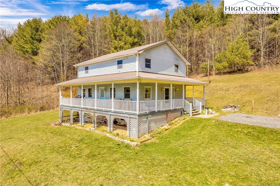 1424 Fairview Church Road Lansing, NC 28643 - Photo 4 of 26