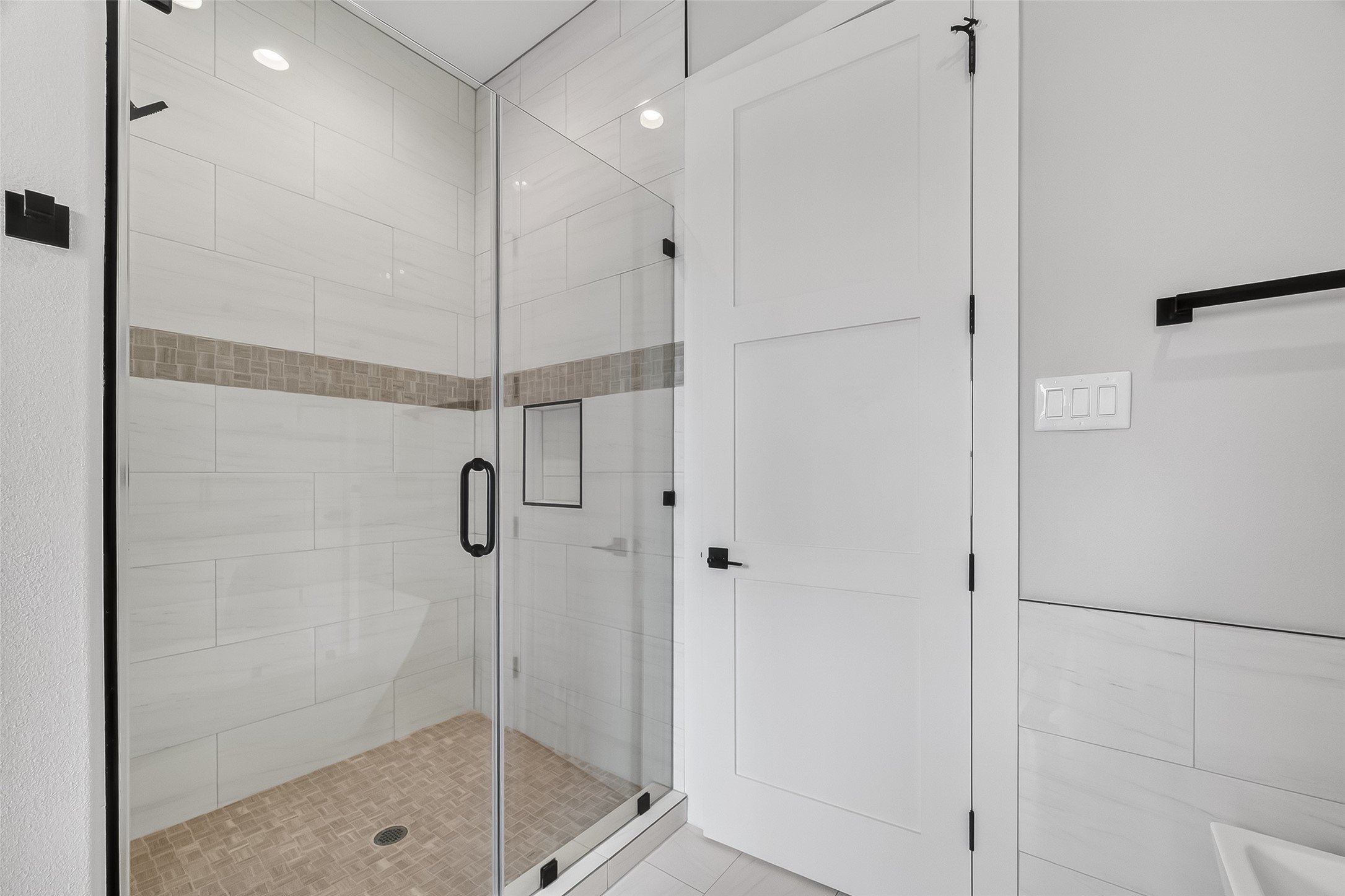 2511 North MacGregor Way Houston, TX 77004 - Photo 41 of 42 Large walk-in shower with modern finishes.
