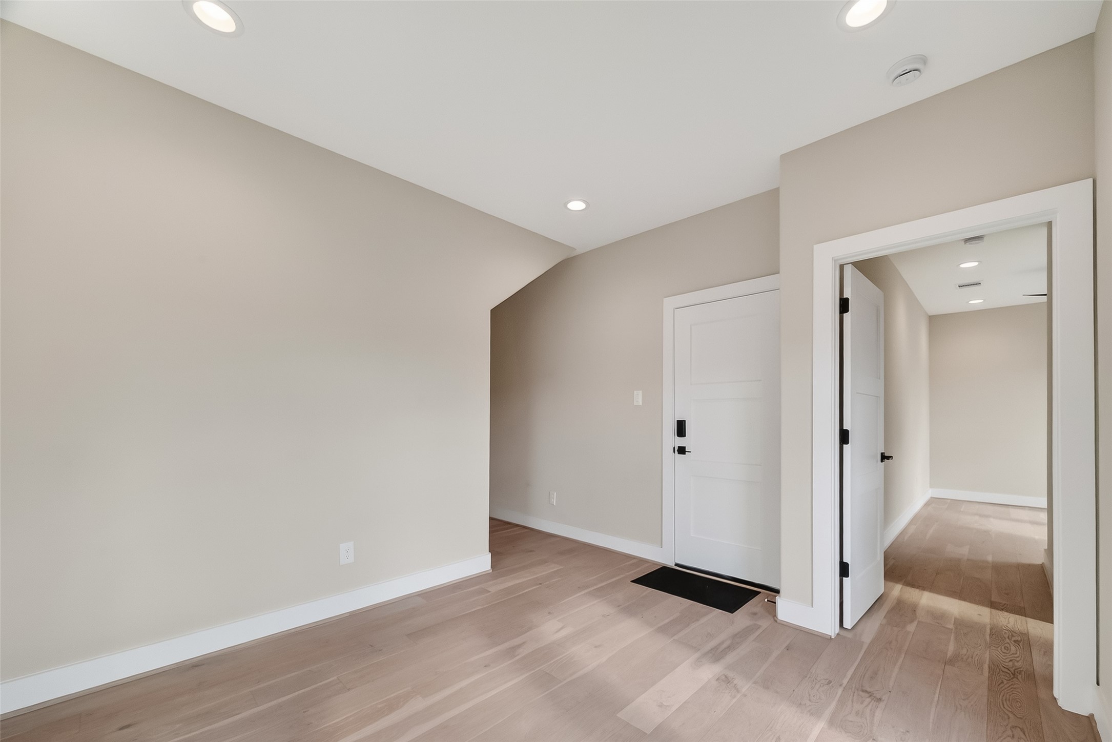 2511 North MacGregor Way Houston, TX 77004 - Photo 8 of 42