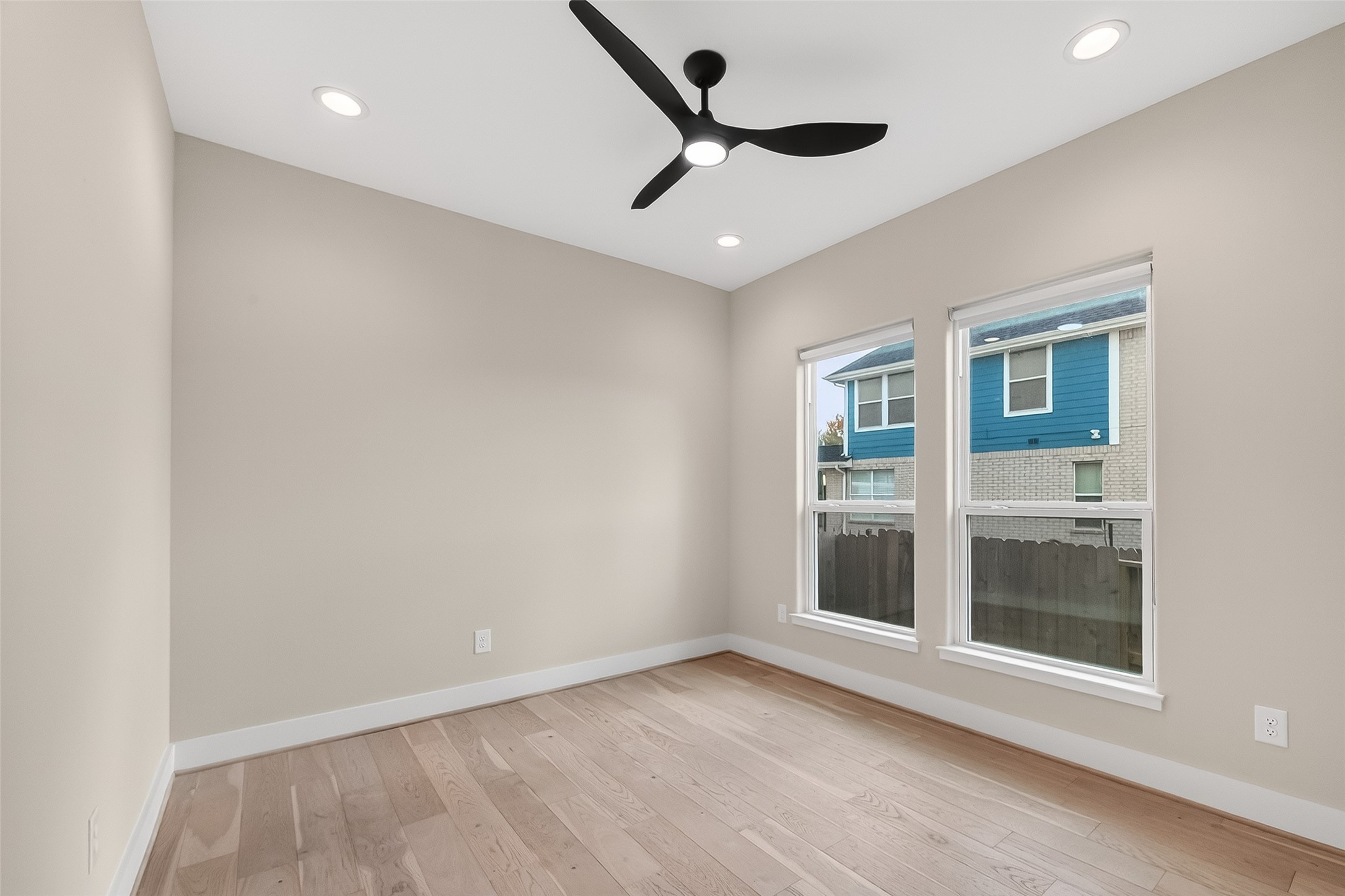 2511 North MacGregor Way Houston, TX 77004 - Photo 9 of 42 a view of an empty room with a window