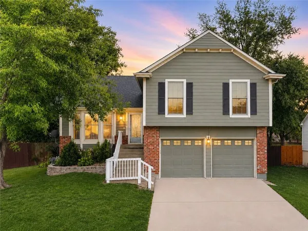$395,000 | 22625 West 64th Terrace, Shawnee, KS 66226