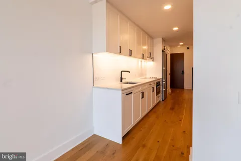$2,100 | 1211 Van Street Southeast, Unit 1112, Washington, DC 20003
