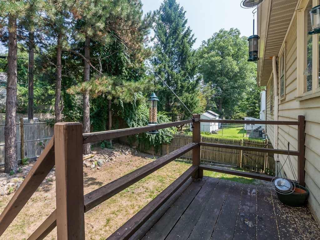 25 Pinewood Road Wellesley, MA 02482 - Photo 18 of 28 Gallery Image 18