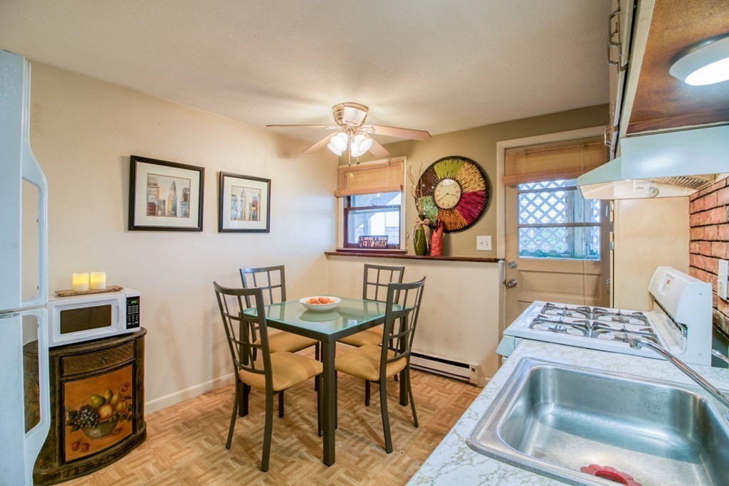 19-21 Victoria Street Springfield, MA 01104 - Photo 17 of 27 Gallery Image 17