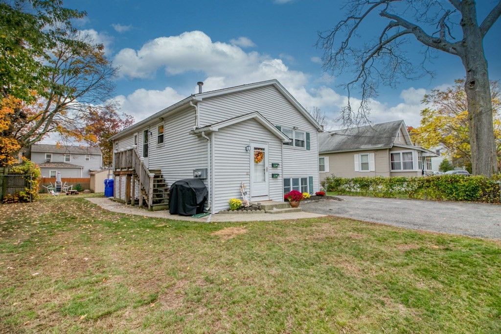 19-21 Victoria Street Springfield, MA 01104 - Photo 3 of 27 Gallery Image 3