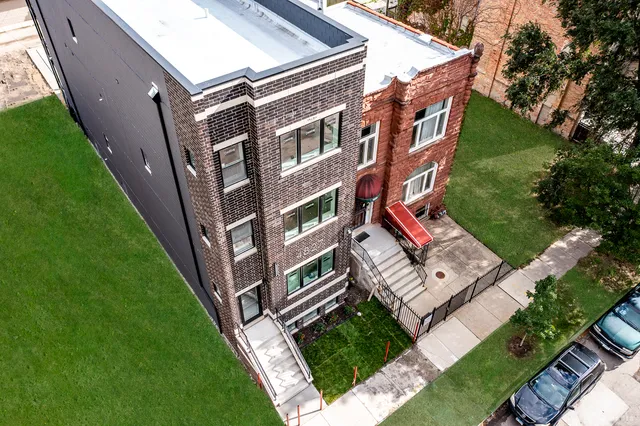 $1,395,000 | 4827 South St Lawrence Avenue, Chicago, IL 60615