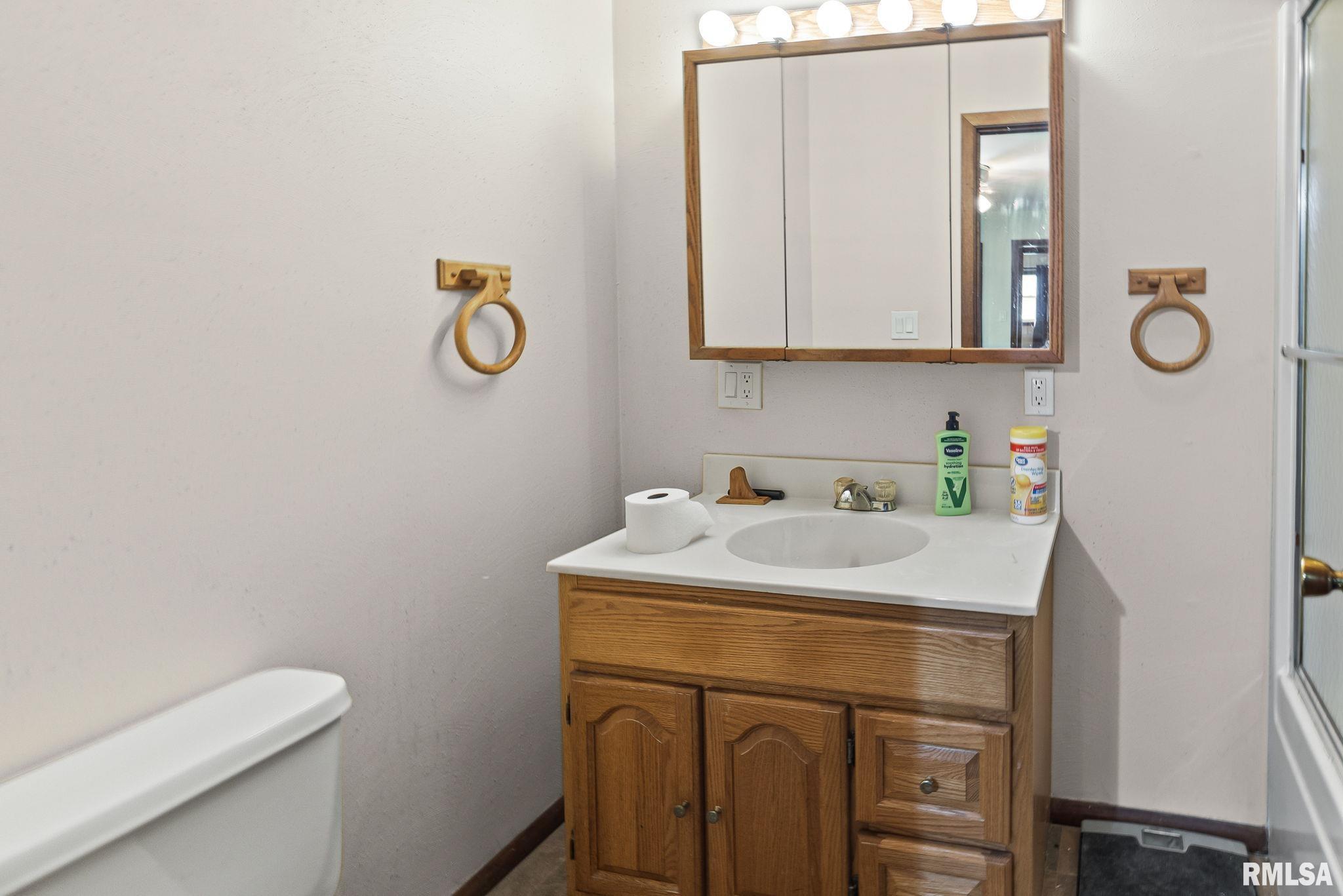 8 Ronnies Terrace Centralia, IL 62801 - Photo 20 of 44