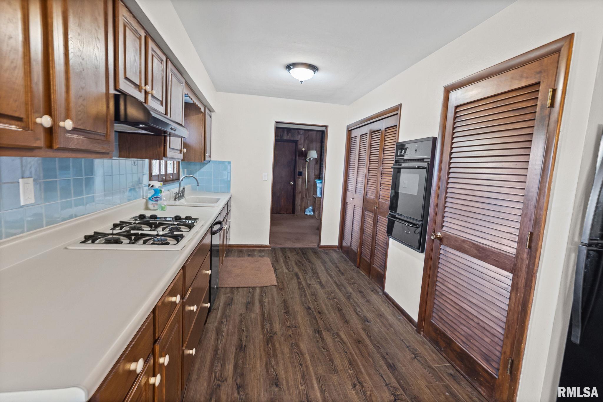 8 Ronnies Terrace Centralia, IL 62801 - Photo 33 of 44