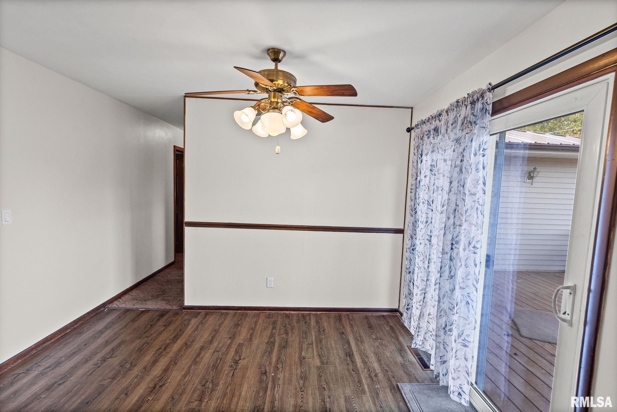 8 Ronnies Terrace Centralia, IL 62801 - Photo 35 of 44