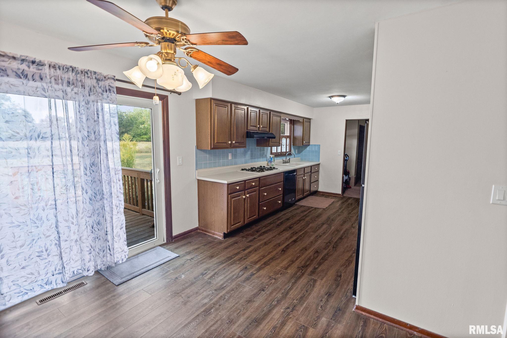 8 Ronnies Terrace Centralia, IL 62801 - Photo 36 of 44