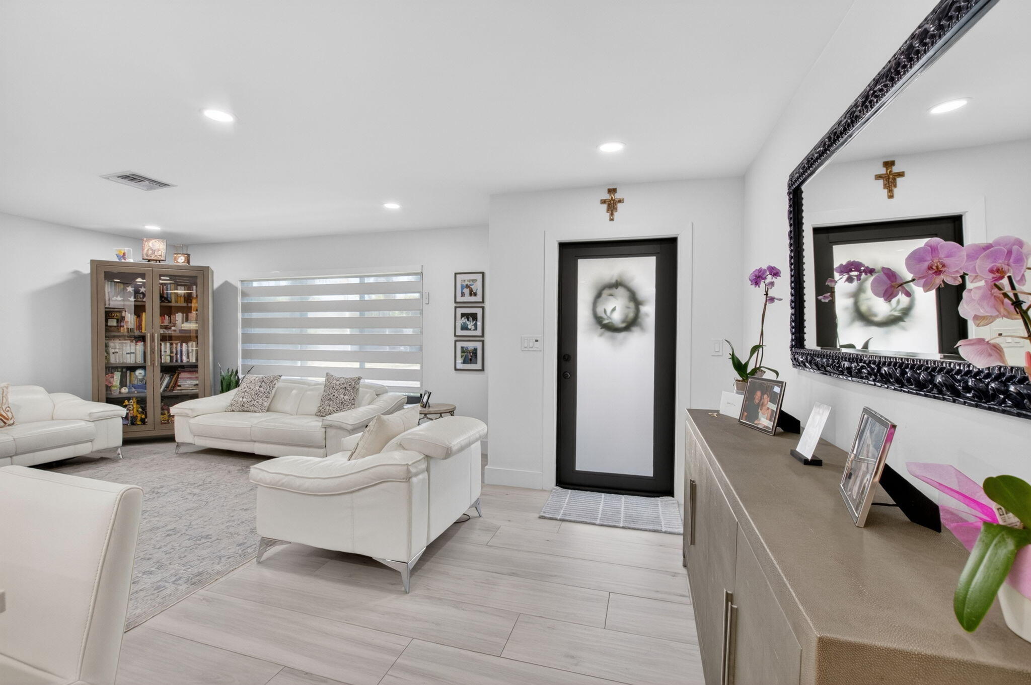 658 Northwest 7th Avenue Boca Raton, FL 33486 - Photo 2 of 37 Front Entryway