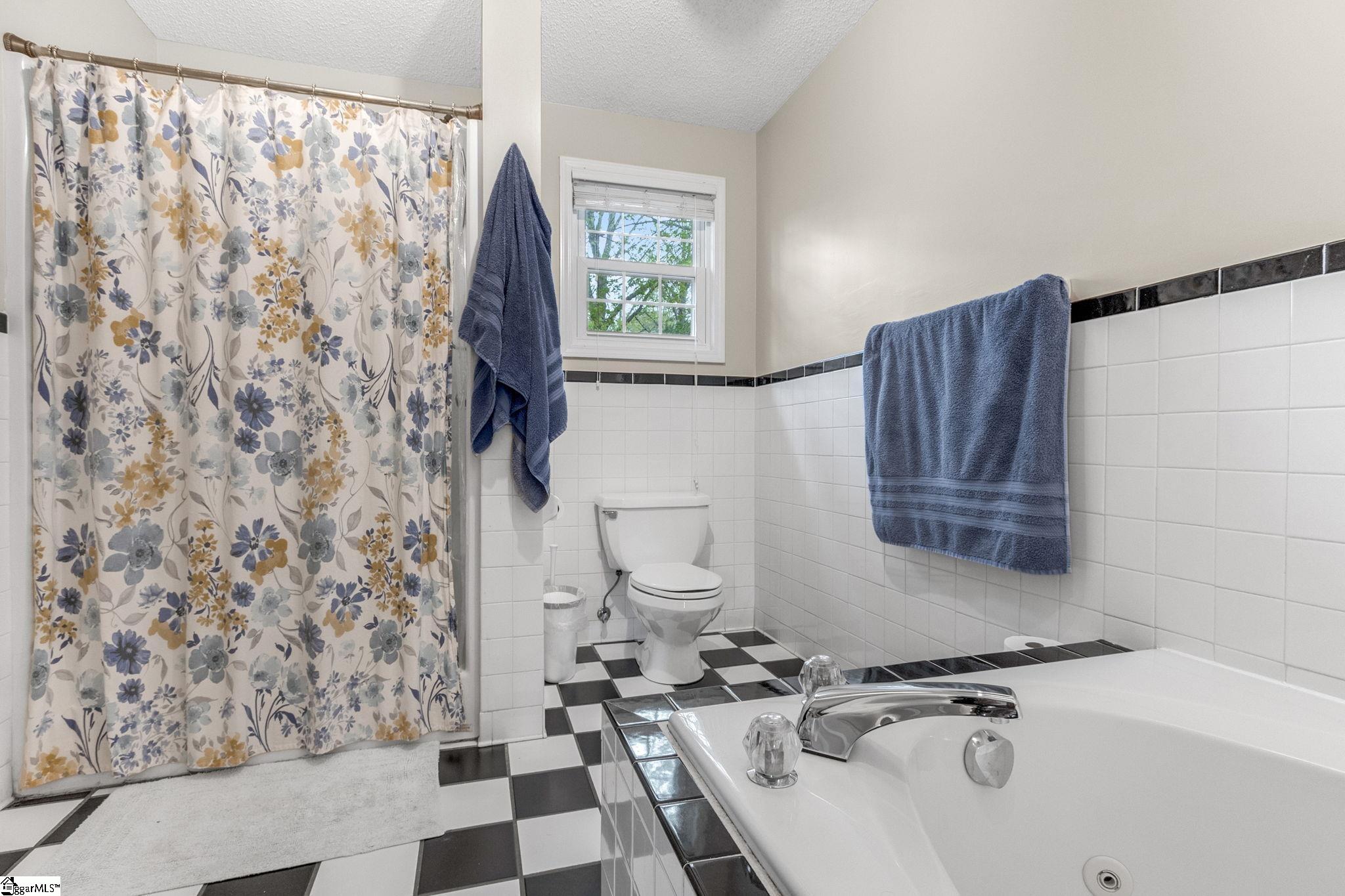 401 Hampton Road Liberty, SC 29657 - Photo 22 of 35