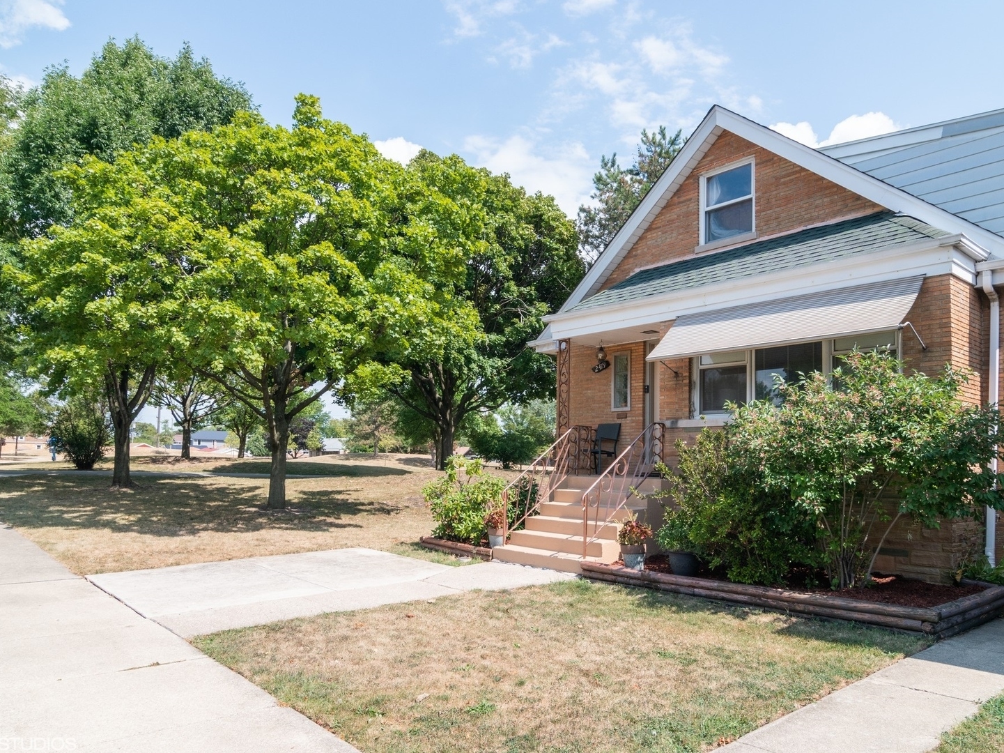 2419 Westover Avenue North Riverside, IL 60546 - Photo 1 of 18