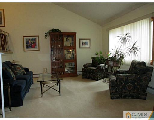 3 Clovis Road East Brunswick, NJ 08816 - Photo 4 of 19 Gallery Image 4