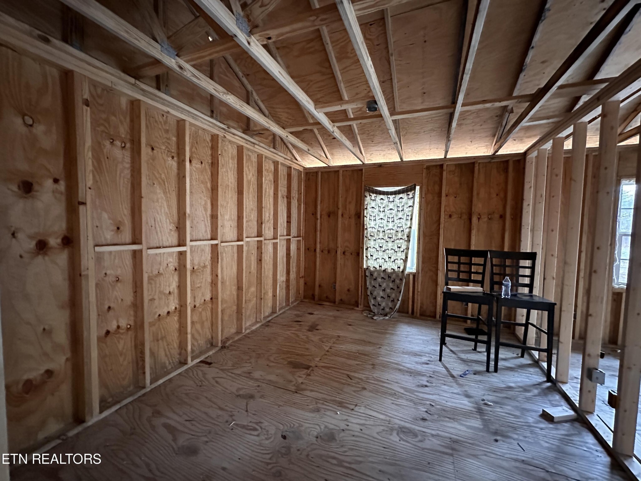 788 Remington Road Jamestown, TN 38556 - Photo 10 of 17 a view of entryway with wooden floors