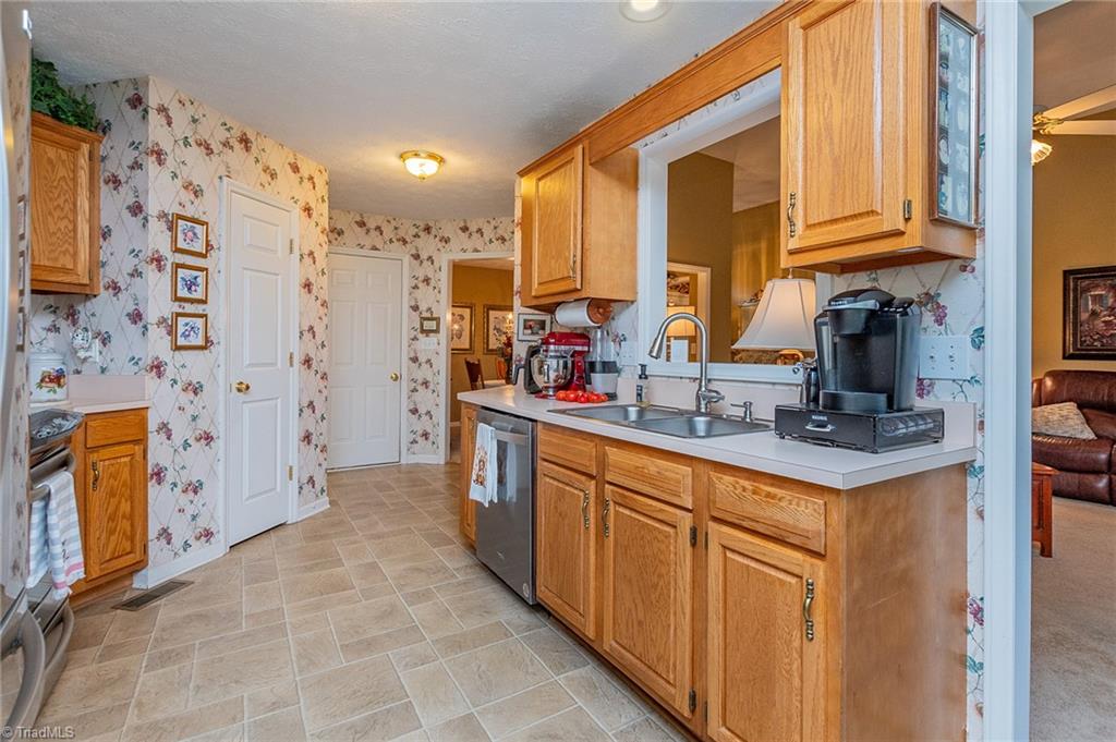 510 Aldridge Road Archdale, NC 27263 - Photo 15 of 50