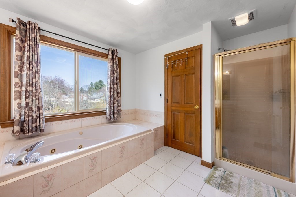 17 Duck Road Reading, MA 01867 - Photo 17 of 32