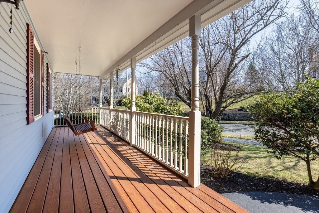 17 Duck Road Reading, MA 01867 - Photo 4 of 32