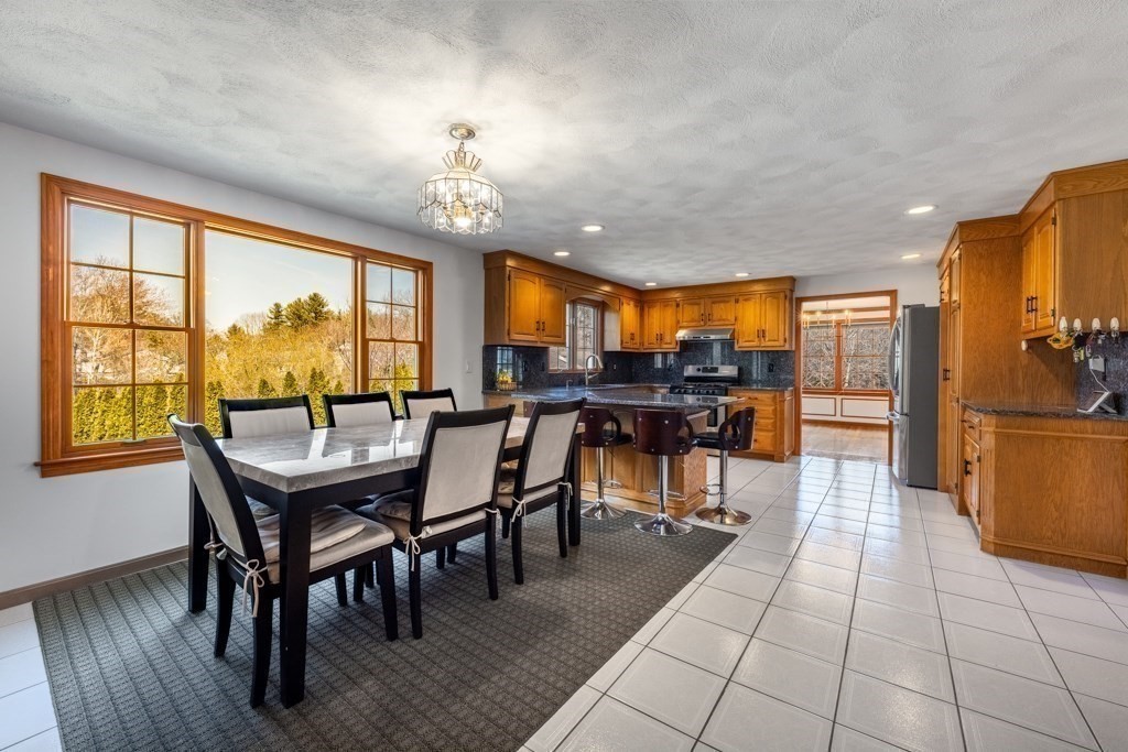 17 Duck Road Reading, MA 01867 - Photo 8 of 32