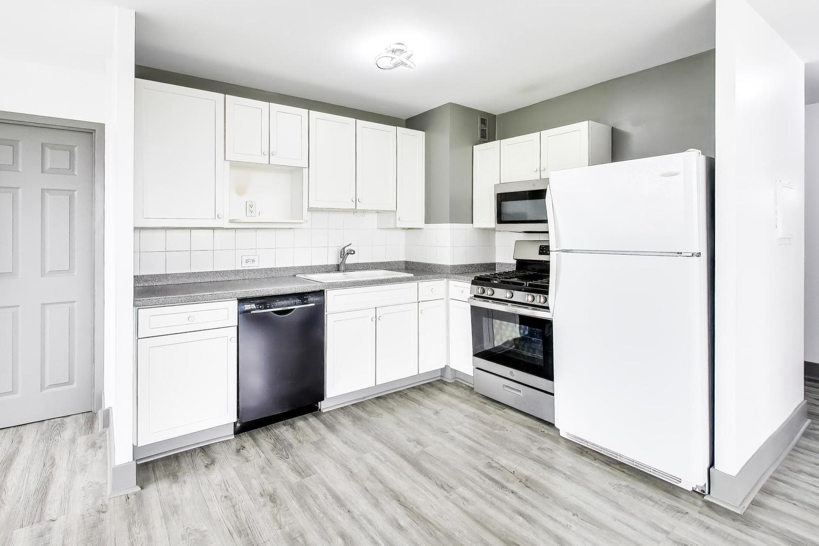 33 North Main Street, Unit 5B Lombard, IL 60148 - Photo 9 of 33