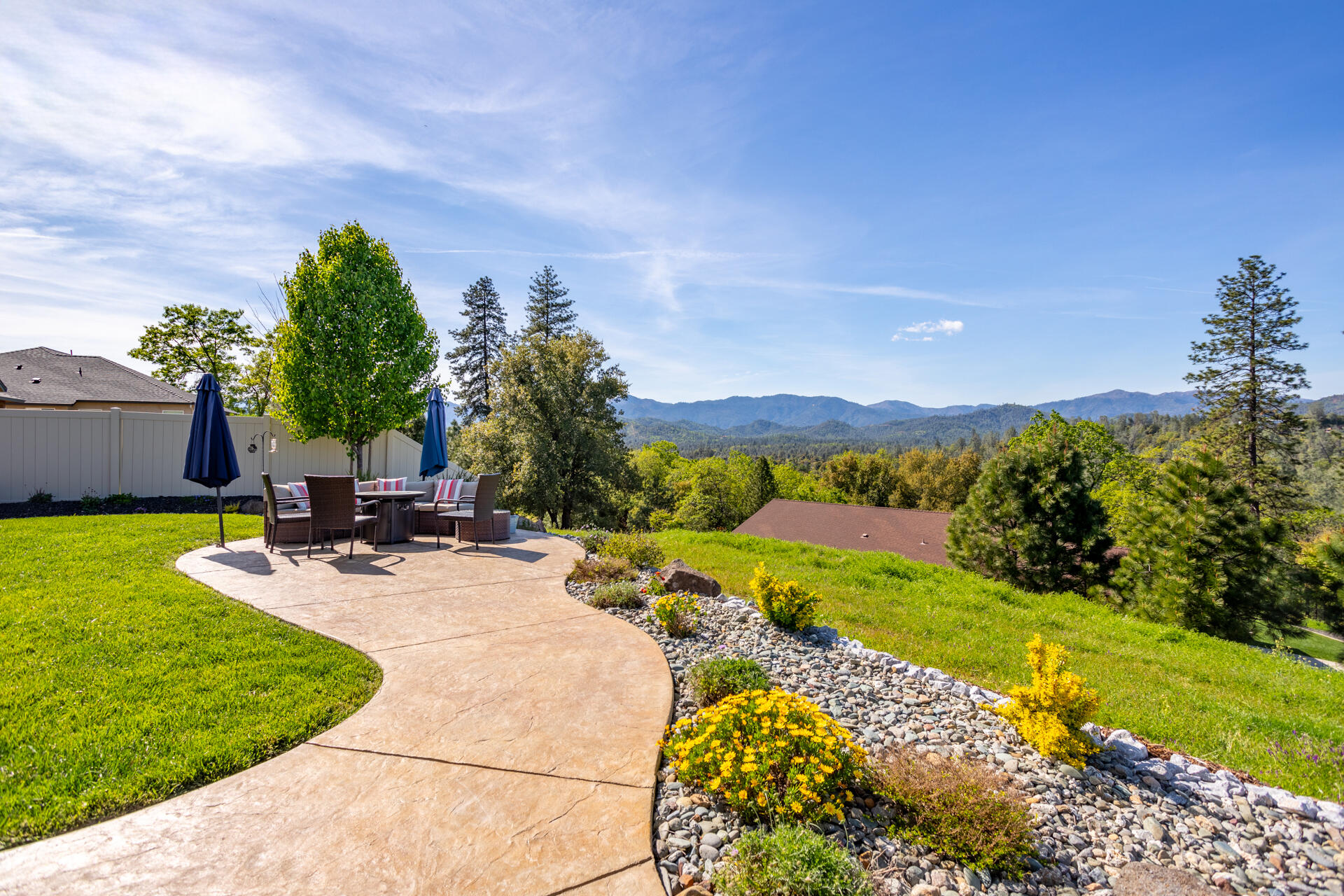 4321 Risstay Way Shasta Lake, CA 96019 - Photo 30 of 38 a view of a backyard