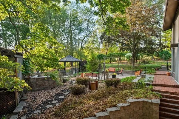 $517,500 | 134 Meredith Drive, Mars, PA 16046