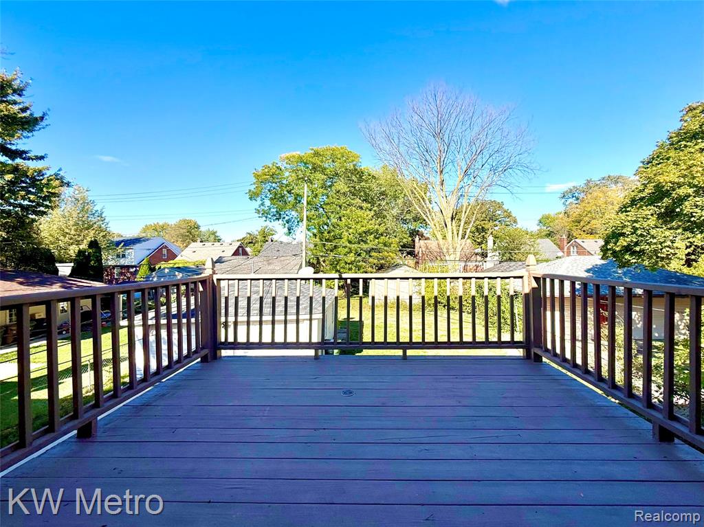 2182 Vernier Road Grosse Pointe, MI 48236 - Photo 24 of 32