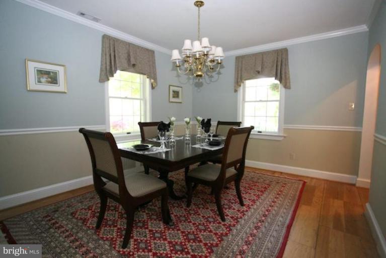 616 Walker Road Great Falls, VA 22066 - Photo 17 of 27 Dining Room