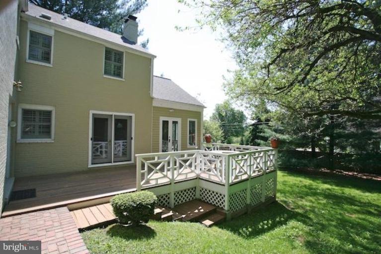 616 Walker Road Great Falls, VA 22066 - Photo 24 of 27 Deck