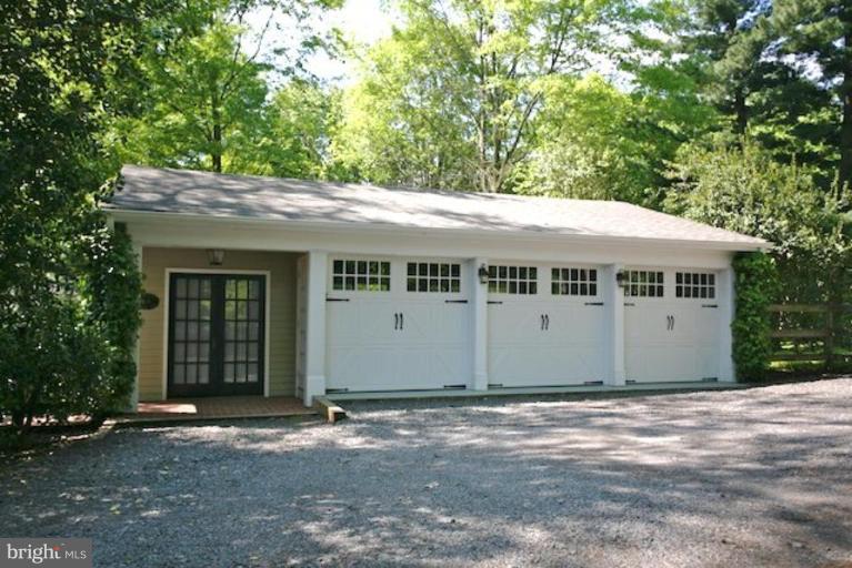 616 Walker Road Great Falls, VA 22066 - Photo 25 of 27 Garage 1