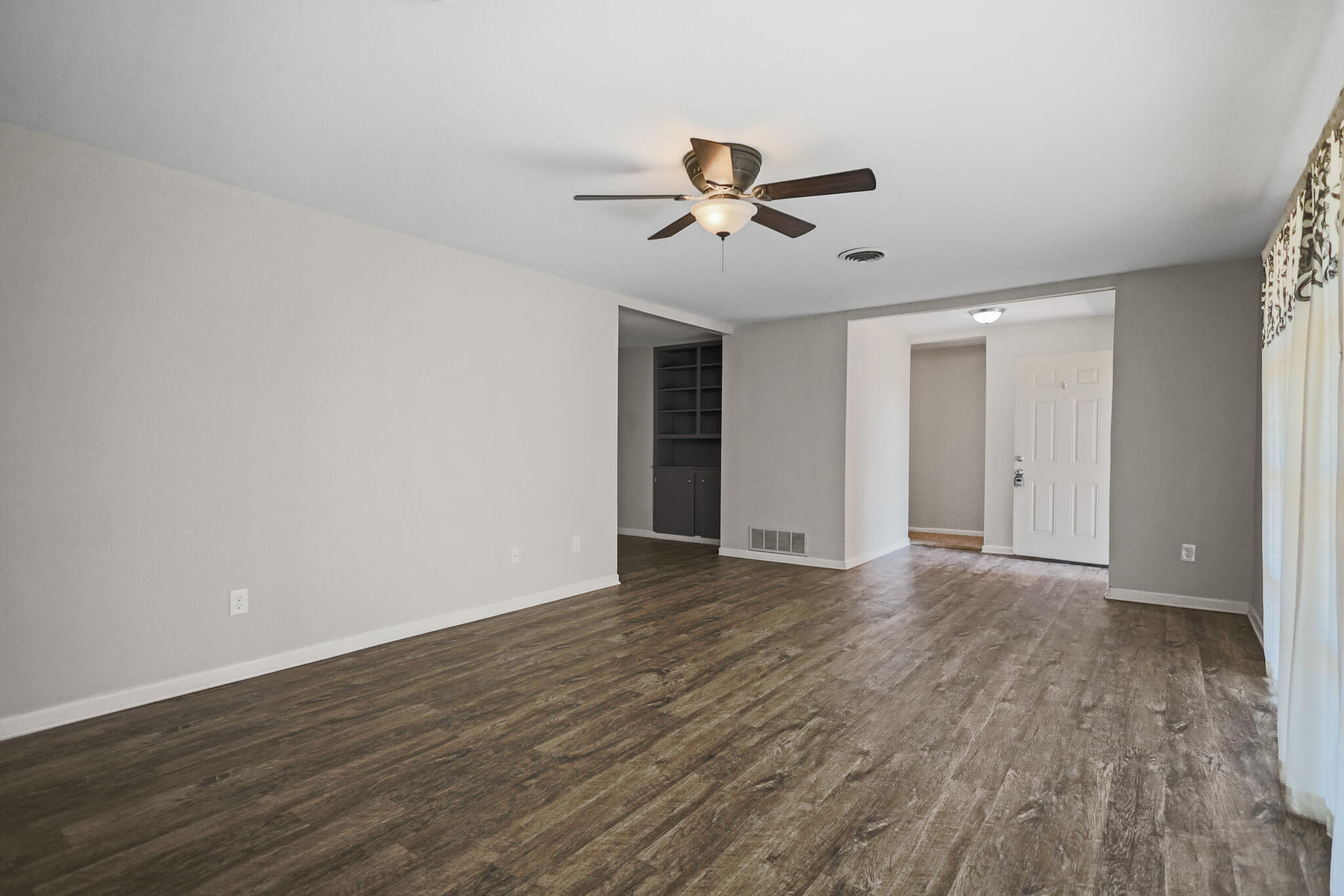 2826 58th Street Lubbock, TX 79413 - Photo 10 of 57 IMG_8985