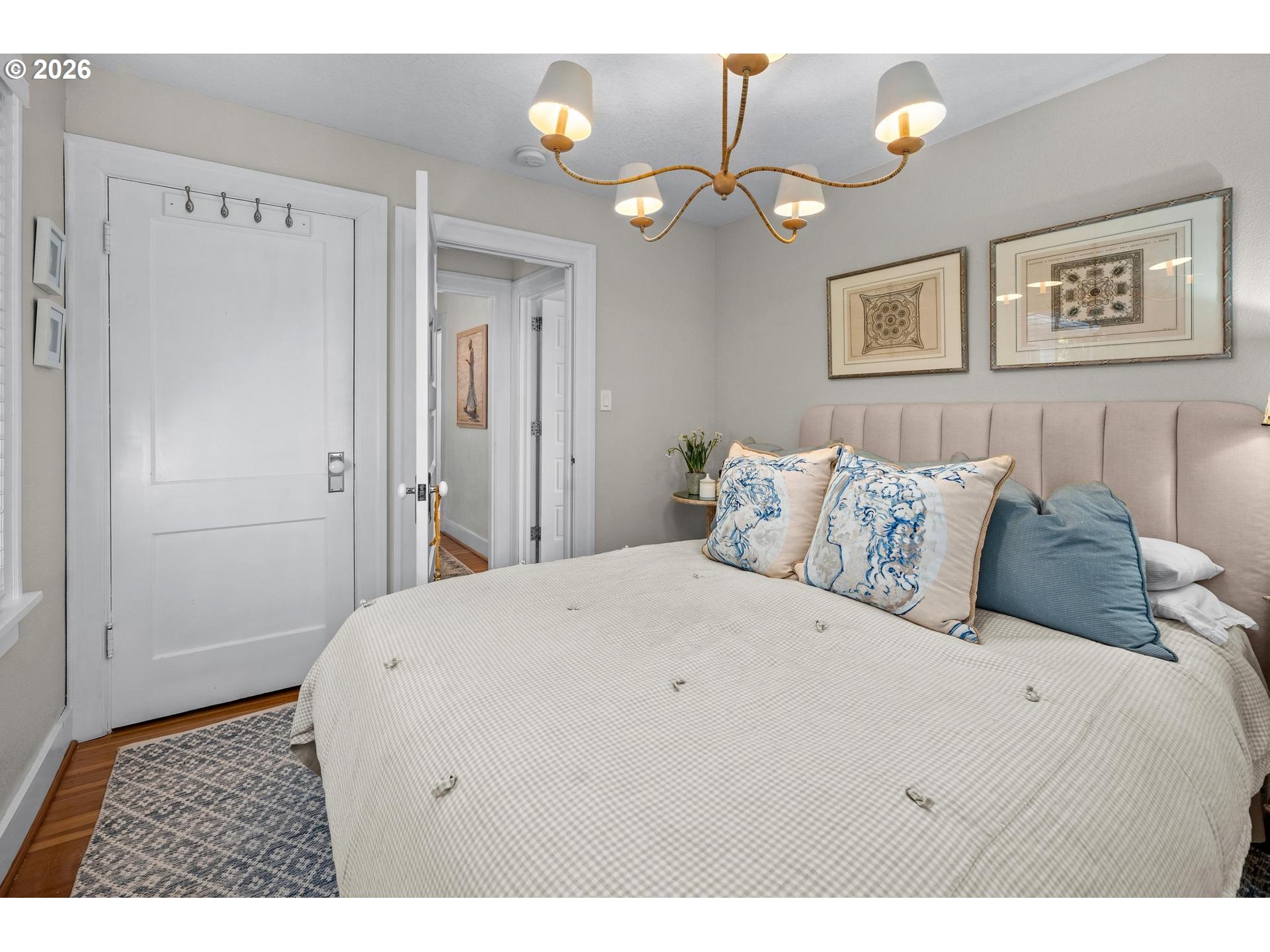 2798 Southwest Old Orchard Road Portland, OR 97201 - Photo 22 of 41 Bedroom
