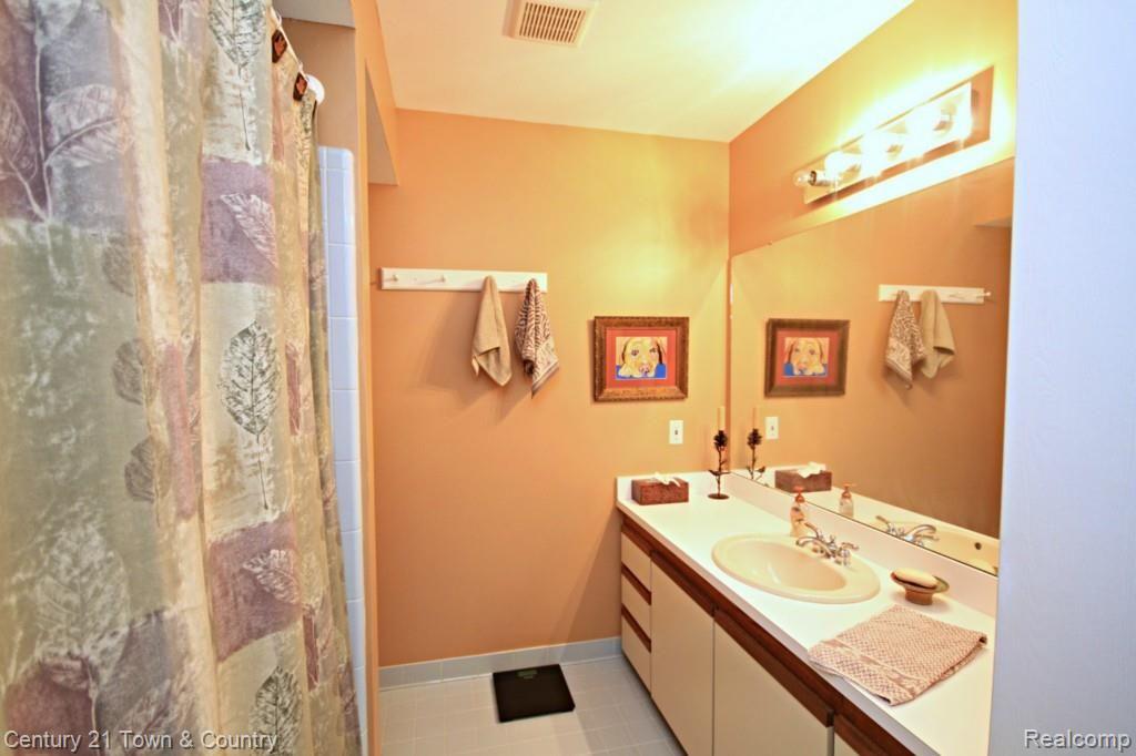 1506 Meadowside Drive Rochester, MI 48307 - Photo 6 of 21